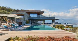 Villa moderne avec piscine et vue